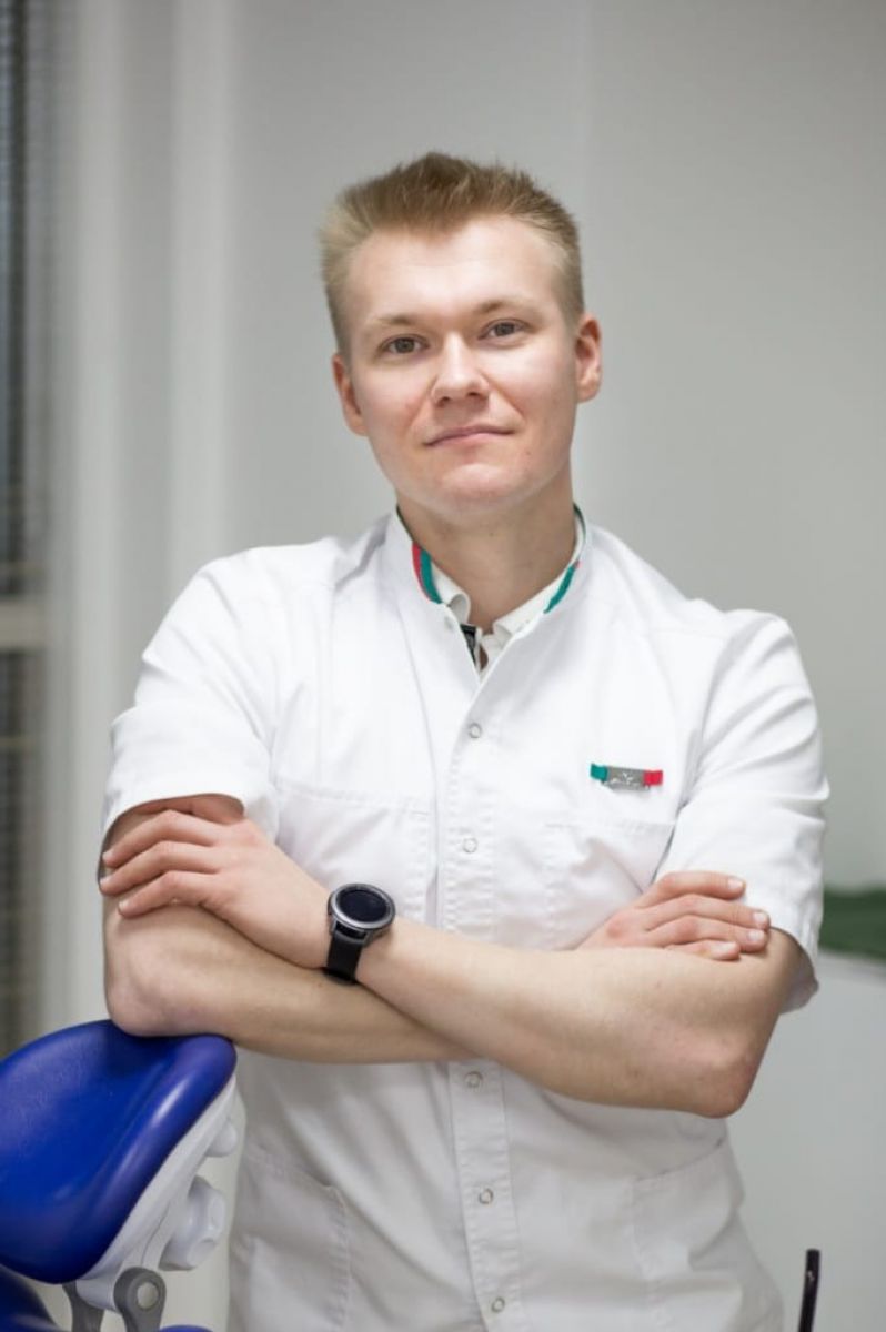 Андрейчук Сергей Владиславович - стоматолог-хирург-имплантолог, челюстно-лицевой хирург